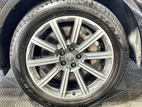 Used 2017 Audi Q7 3.0T Prestige image 11