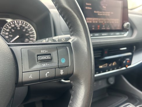 Used 2021 Nissan Rogue SV image 22