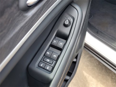 New 2025 Jeep Grand Cherokee Limited w/ Black Appearance Package image 19