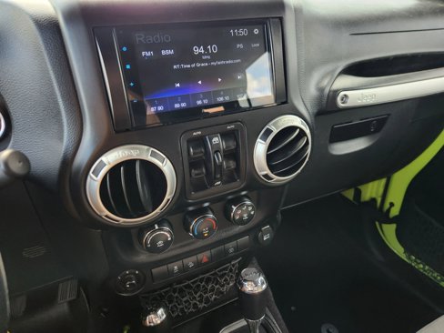 Used 2016 Jeep Wrangler Unlimited Sahara image 31
