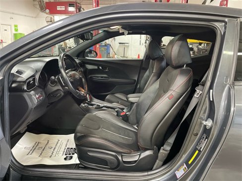 Used 2020 Hyundai Veloster 2.0 Premium image 11