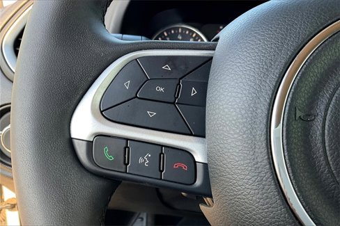 Used 2019 Jeep Renegade Latitude image 18
