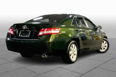 Used 2011 Toyota Camry LE image 12
