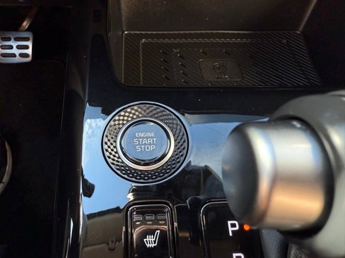 Used 2023 Kia Niro SX Touring image 12