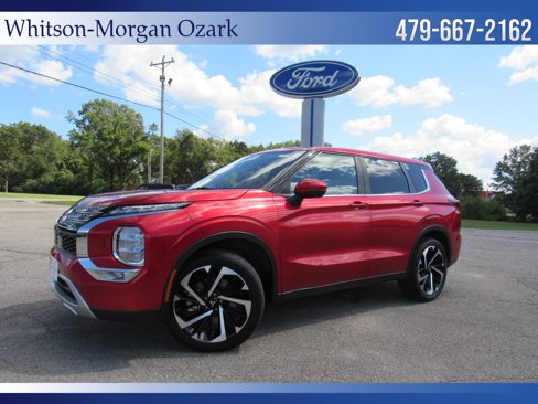Used 2023 Mitsubishi Outlander SE image 1