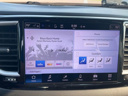 Used 2021 Chrysler Pacifica Touring-L image 11