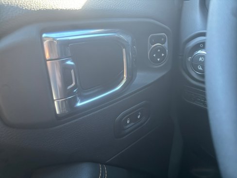 New 2025 Jeep Gladiator Sport image 20