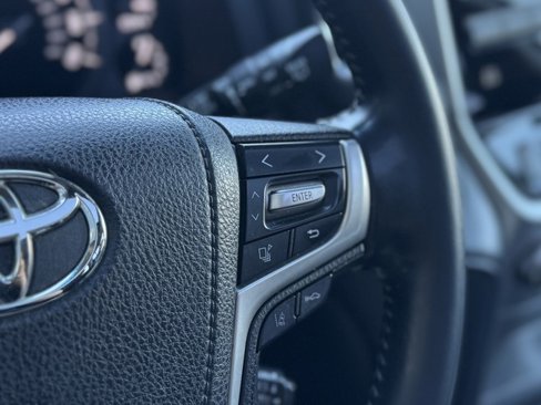 Used 2019 Toyota Land Cruiser image 21