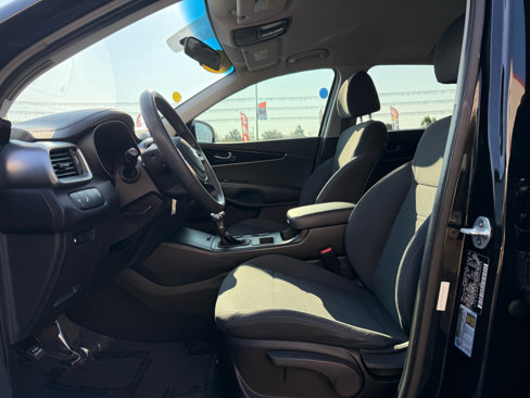 Used 2019 Kia Sorento LX image 14