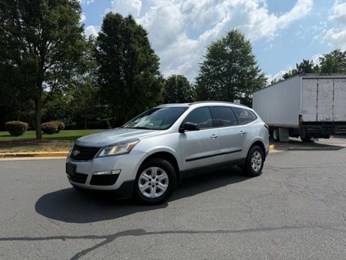 Used 2017 Chevrolet Traverse LS image 1