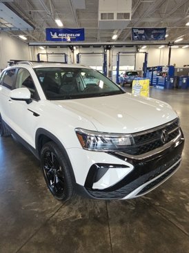 Used 2023 Volkswagen Taos SE w/ Panoramic Sunroof Package image 49