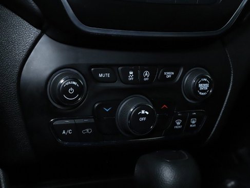 Used 2021 Jeep Cherokee Latitude image 26