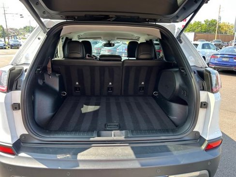 Used 2019 Jeep Cherokee Limited image 21