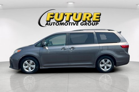 Used 2018 Toyota Sienna LE image 7