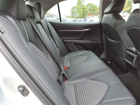 Used 2024 Toyota Camry SE image 6