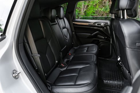 Used 2016 Porsche Cayenne S image 37