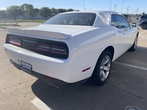 Used 2022 Dodge Challenger SXT image 6