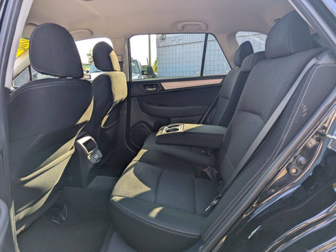 Used 2018 Subaru Outback 2.5i Premium image 16