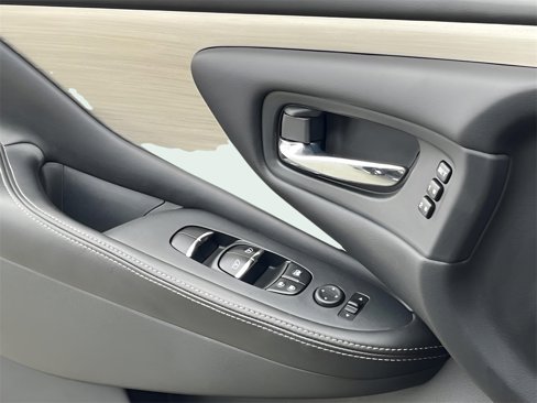 Used 2018 Nissan Murano Platinum image 32
