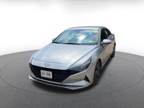 Used 2023 Hyundai Elantra SEL image 4