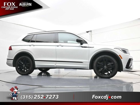 Used 2022 Volkswagen Tiguan SE R-Line image 24