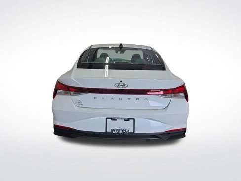 Certified 2021 Hyundai Elantra SEL w/ Convenience Package image 12