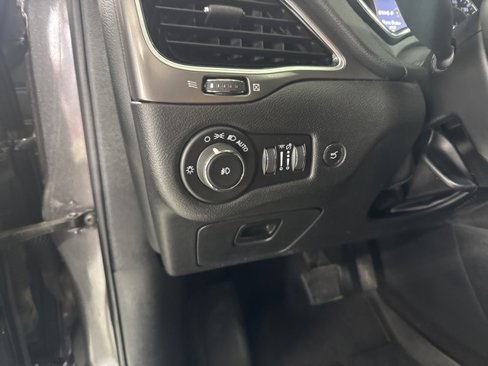 Used 2019 Jeep Cherokee Limited image 15