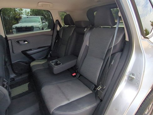 Used 2021 Nissan Rogue SV image 26