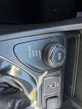 Used 2019 Jeep Cherokee Limited w/ Luxury Group image 21
