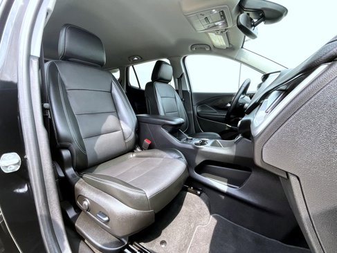 Used 2024 GMC Terrain SLT image 16