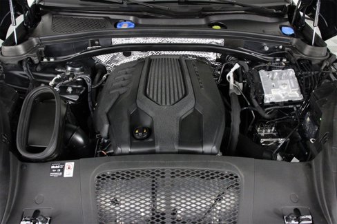 Used 2025 Porsche Macan image 26