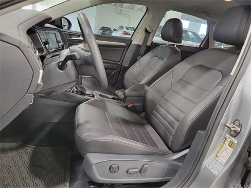Used 2021 Volkswagen Jetta SE image 16