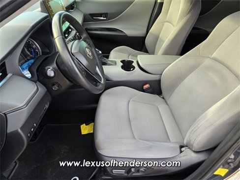 Used 2022 Toyota Venza LE image 11