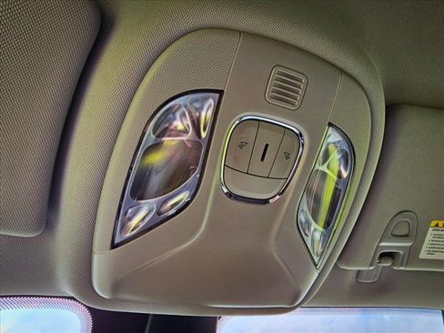 Used 2022 Jeep Compass Limited image 29