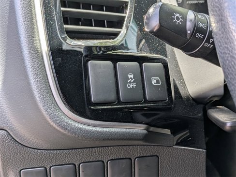 Used 2018 Mitsubishi Outlander LE image 13