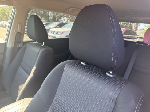 Used 2019 Nissan Rogue SV image 10