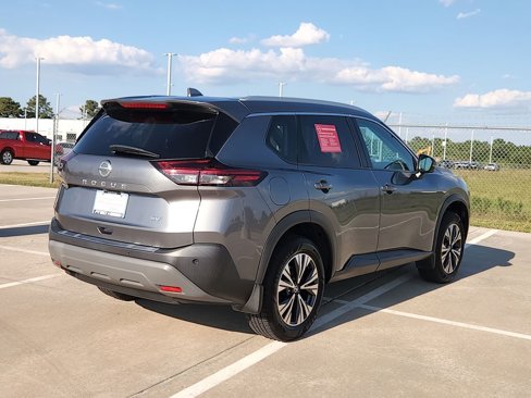 Certified 2021 Nissan Rogue SV w/ Premium Package image 5