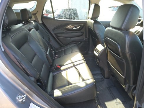 Certified 2024 GMC Terrain SLT image 33