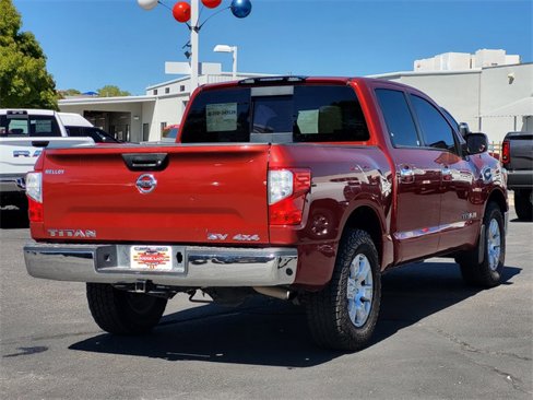 Used 2017 Nissan Titan SV image 3