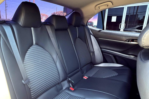 Used 2023 Toyota Camry SE image 16