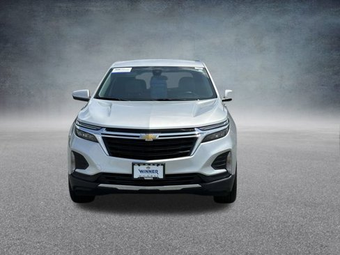 Used 2022 Chevrolet Equinox LT image 2
