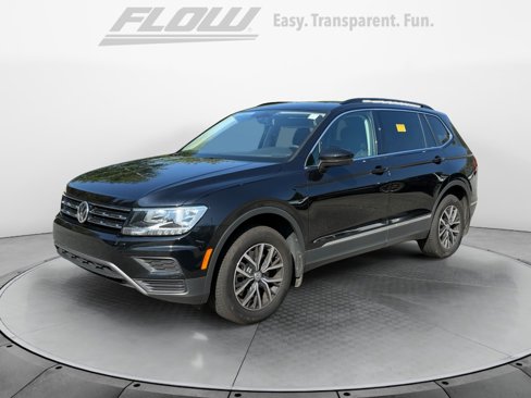 Used 2020 Volkswagen Tiguan SE w/ Panoramic Sunroof Package image 2