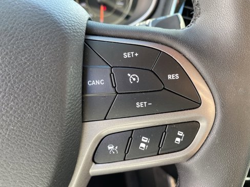 Used 2022 Jeep Cherokee Limited image 22
