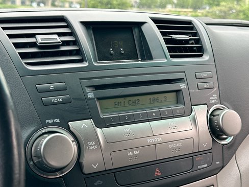 Used 2010 Toyota Highlander 2WD image 11