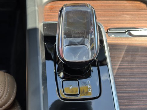 Certified 2023 Volvo XC60 B5 Ultimate w/ Climate Package image 27