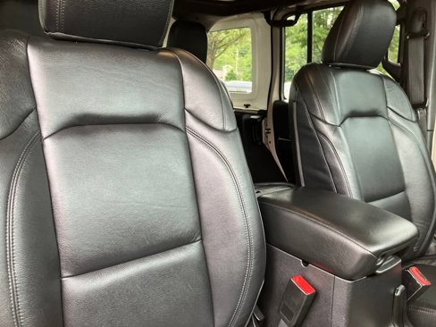 Used 2019 Jeep Wrangler Unlimited Sport S image 34