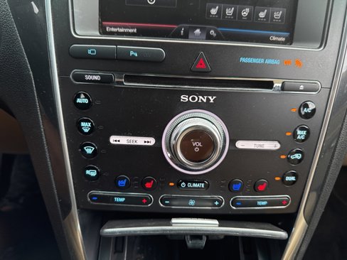 Used 2016 Ford Explorer Limited image 24