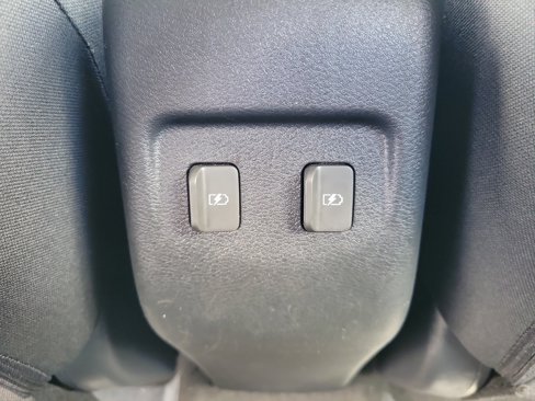 Certified 2023 Nissan Kicks SV image 14