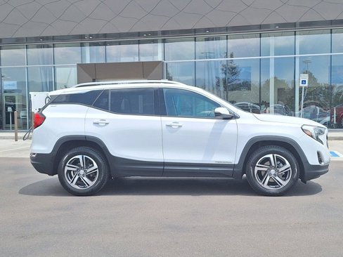 Used 2019 GMC Terrain SLT image 2
