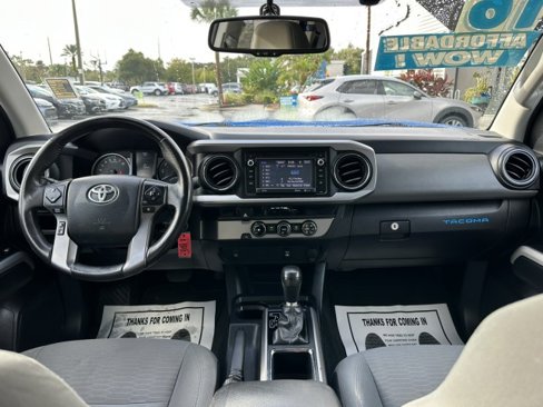 Used 2016 Toyota Tacoma TRD Sport image 28